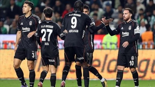 Beşiktaş bu sezon "bir ileri iki geri"