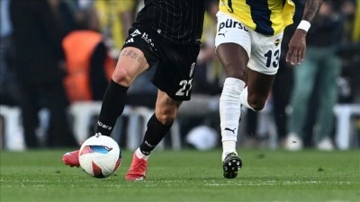 Beşiktaş-Fenerbah&ccedil;e ma&ccedil;ında karaborsa bilet satıldığı iddiasıyla yakalanan zanlılardan 5'i tutu