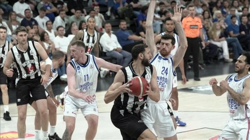 Beşiktaş Fibabanka-Anadolu Efes yarı final serisinin beşinci maçı yarın oynanacak