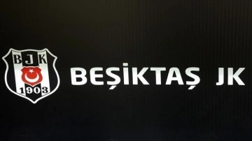Beşiktaş iki genç futbolcuyla profesyonel sözleşme imzaladı