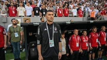 Beşiktaş, olağanüstü genel kurula kadar Burak Yılmaz'la devam edecek