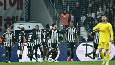 Beşiktaş sahasında G&ouml;ztepe'yi farklı yendi