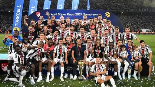 Beşiktaş'ta sezon "farklı" başladı, hayal kırıklığıyla bitti