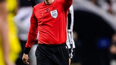 Beşiktaş ve Trabzonspor'un UEFA Avrupa Ligi'nde ma&ccedil;larını y&ouml;netecek hakemler belli oldu