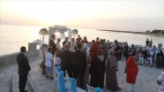 Beyşehir'deki 'Aşk Adası'nda gün batarken mutluluğa 'evet' diyorlar