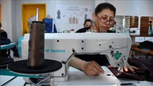 Bilecik'te kadınlar kendileri için oluşturulan dikiş atölyesiyle gelir elde ediyor