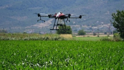BİLSEM &ouml;ğrencileri &ouml;ğretmenleriyle tarımsal ila&ccedil;lama i&ccedil;in dron tasarladı