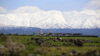 Bing&ouml;l'&uuml;n kuzeyinde kış, g&uuml;neyinde bahar yaşanıyor