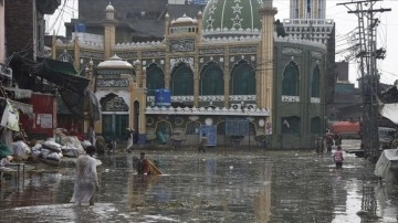 Biparjoy siklon fırtınası sebebiyle Pakistan ve Hindistan'da 55 bin kişi tahliye edildi