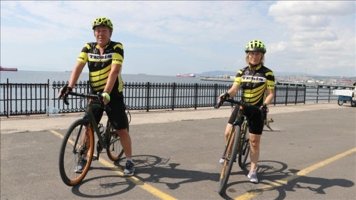 Bisiklet tutkunu çift 14 yıldır birlikte pedal çeviriyor
