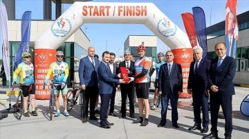 Bisikletçilerin Selanik'ten Samsun'a taşıdığı 'Ata toprağı' Türkiye'ye ulaş