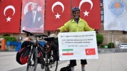 Bisikletiyle gezdiği Türkiye'yi ülkesinde tanıtıyor