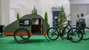 "Bisikletli karavan" İzmir'deki fuarda görücüye çıktı