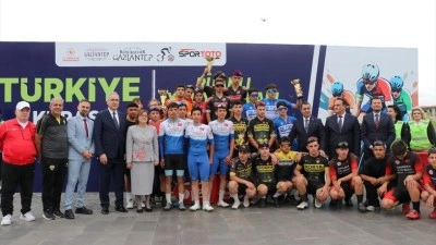 Bisiklette T&uuml;rkiye Kupası 4. Etap Puanlı Yol Yarışları, Gaziantep'te s&uuml;r&uuml;yor