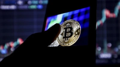 Bitcoin 2 ayın en d&uuml;ş&uuml;k seviyesine geriledi