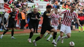 Bitexen Antalyaspor ile İstanbulspor 2-2 berabere kaldı