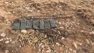 Bitlis'te operasyonda teröristlere ait mühimmat ele geçirildi