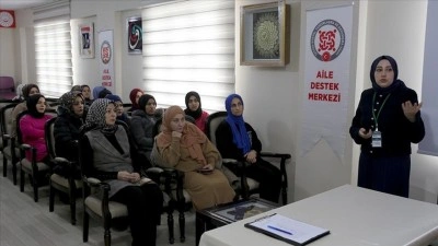 Bitlis'te sanal kumar bağımlılığının &ouml;nlenmesinde hedef kitle anneler