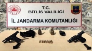 Bitlis'te teröristlere yönelik operasyonda belirlenen 6 mağara imha edildi