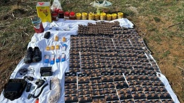 Bitlis'teki terör operasyonunda hayati malzemeler ele geçirildi