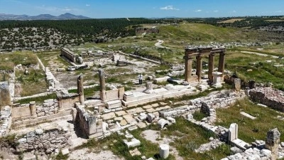 Blaundos'ta rahiplerin kutsal alanı g&uuml;n y&uuml;z&uuml;ne &ccedil;ıkarılıyor