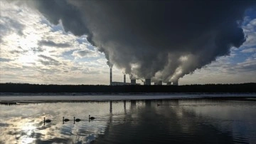 BM İklim Zirvesi "fosil yakıtlardan uzaklaşma" çağrısının yapıldığı anlaşmayla sona erdi