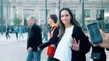 BM İyi Niyet Elçisi Angelina Jolie, savaşın sürdüğü Ukrayna'da görüntülendi