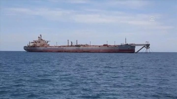 BM: Kızıldeniz'de tehlike arz eden tankeri kurtarma çalışmalarının ilk aşaması tamamlandı