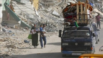 BM'ye göre, İsrail'in saldırılarını sürdürdüğü Refah'ta yaklaşık 600 bin kişi zorla y