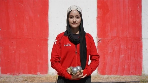 Bocce Milli Takımı'na seçilen Ayşenur, dünya şampiyonasında derece almayı hedefliyor