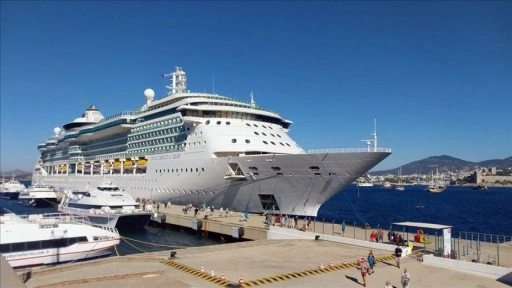 Bodrum'a "Brilliance Of The Seas" kruvaziyeriyle 2 bin 253 turist geldi