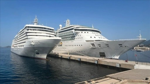 Bodrum'a iki kruvaziyerle 2 bin 935 yolcu geldi