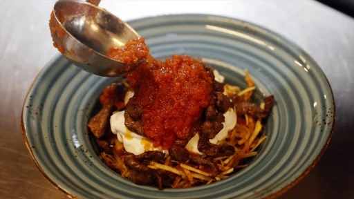 Bodrum'un tescilli çökertme kebabı gastronomi listesindeki sırasıyla da lezzetini kanıtladı