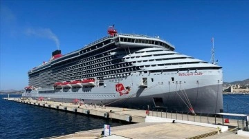 Bodrum'a Bahamalar bayraklı "Resilient Lady" yolcu gemisiyle 1361 turist geldi