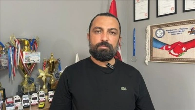 Boğazına ka&ccedil;an yiyeceği kendi kendine yaptığı Heimlich manevrasıyla &ccedil;ıkardı