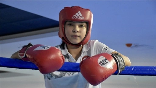 Boksa başladığı yıl Türkiye şampiyonu ve Avrupa ikincisi oldu