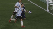Bolivya karşısında 'hat-trick' yapan Messi, Pele'yi geçti