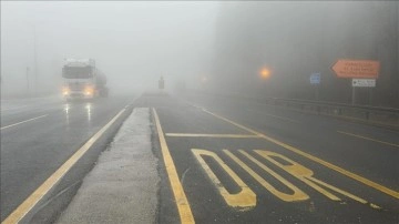 Bolu Dağı'nda sis ve sağanak görüş mesafesini düşürdü