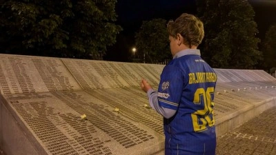 Bosna Hersek'in y&uuml;kselen futbol yıldızı Bajraktarevic, Srebrenitsa'ya uzanan aile bağlarıy