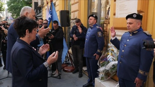 Bosna Hersek'teki savaşta ekmek kuyruğunda öldürülen 26 kişi törenle anıldı