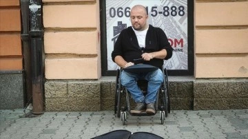 Bosna Hersekli müzisyen "tongue drum"ı Türkiye'deki depremzedeler için çalıyor