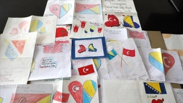 Bosna Hersekli öğrenciler, depremzede akranları için Türkçe moral mektupları yazdı