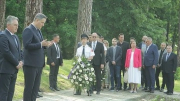Bosna Savaşı'ndaki "Kapiya Katliamı"nın 28'inci yılında öldürülen 71 kurban anıl