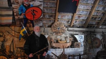 'Bosnalı Viking' doğduğu evi balta atölyesine çevirdi