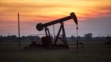 Brent petrolün varil fiyatı son bir ayın en düşük seviyesine geriledi
