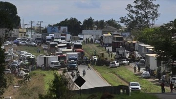 Brezilya'da Bolsonaro'nun seçim yenilgisinin ardından kamyoncular yolları kapattı