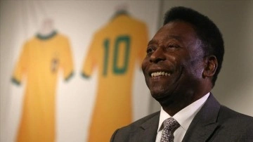 Brezilyalı efsane futbolcu Pele 82 yaşında hayata veda etti