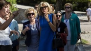 Brigitte Macron'un giyim tarzına karşı imza kampanyası başlatıldı