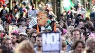Brüksel'de binlerce kişi Trump'ı protesto etti