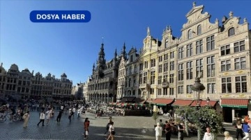Brüksel'in "altın renkli açık hava müzesi": Grand Place meydanı
